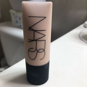 Nars soft matte foundation / mount blanc